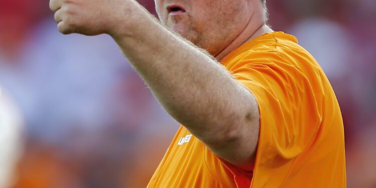 Breaking down Tennessee’s offense at Oklahoma by each quarter