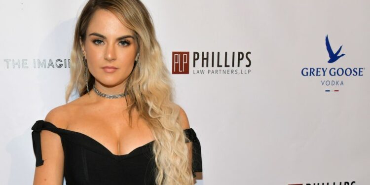 JoJo Recalled Uncomfortable Moment At Taylor Swift's House