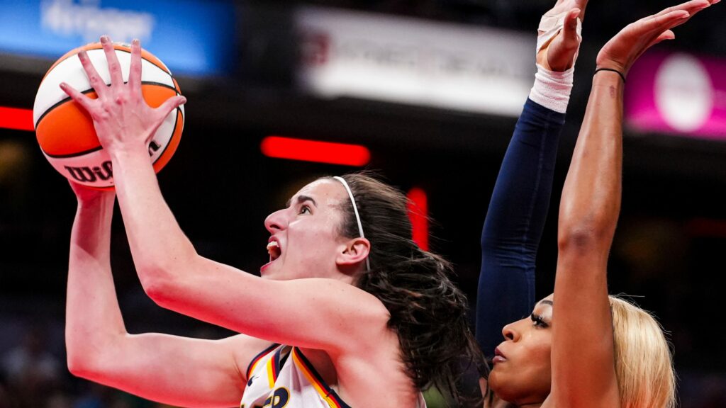 Mercury trailing Minnesota Lynx in Game 1 of playoffs