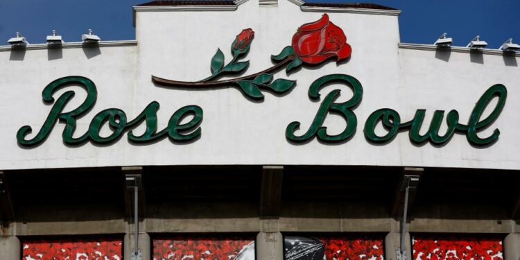 PASADENA, CALIFORNIA - JANUARY 02: A detailed view of the Rose Bowl sign is seen on the stadium prior to the 2023 Rose Bowl Game between the Penn State Nittany Lions and the Utah Utes at Rose Bowl Stadium on January 02, 2023 in Pasadena, California. (Photo by Ronald Martinez/Getty Images)