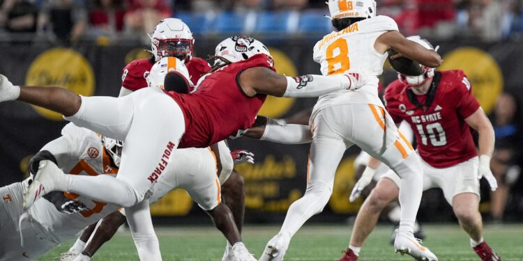 Two Tennessee football players earn SEC weekly honors after Week 2