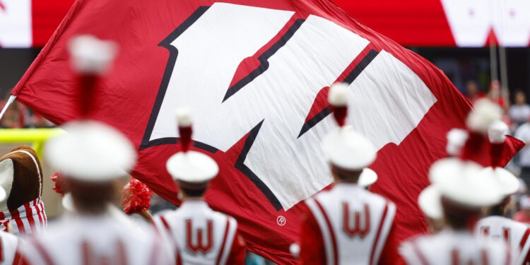 Wisconsin game-by-game schedule record prediction after Alabama loss