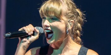 Arizona’s ‘Taylor Swift Bill,’ Proposing Civil Penalties for Bot-Powered Ticket Purchases, Moves One Step Closer to Becoming Law