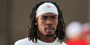 Arrest warrant issued for Kansas City Chief Rashee Rice in connection with high-speed crash in Dallas