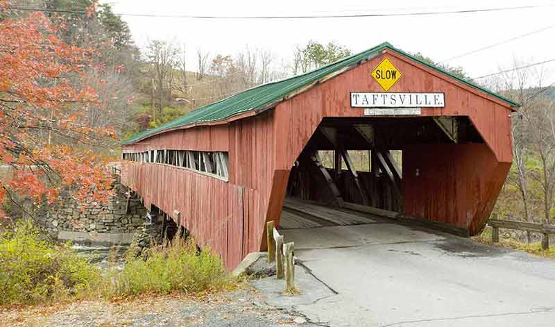Vermont historical sites and landmarks Taftsville Red Covered Wooden Bridge