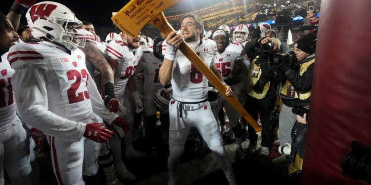 Wisconsin Badgers’ last win against every Big Ten football team