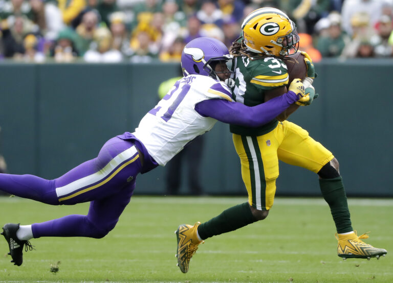 NFL: Minnesota Vikings at Green Bay Packers