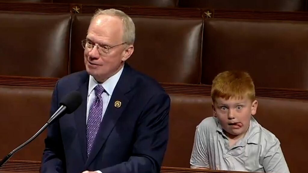 6-year-old's silly faces upstage Tennessee dad's House speech