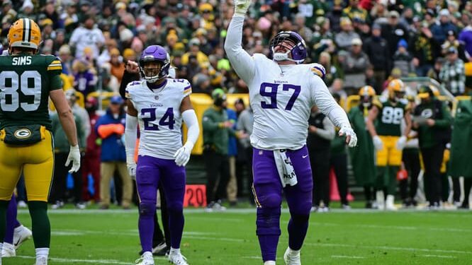 NFL: Minnesota Vikings at Green Bay Packers