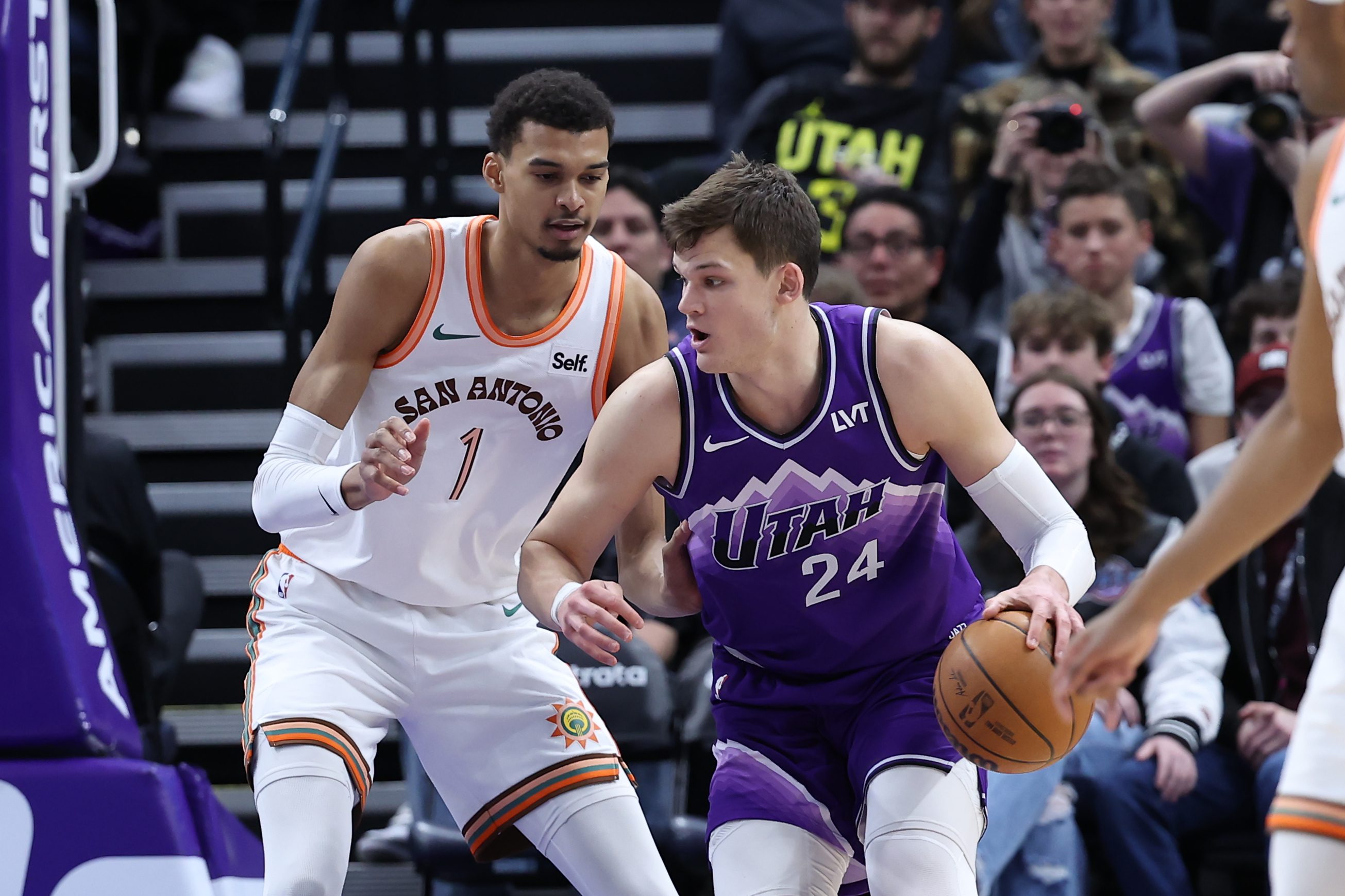 NBA: San Antonio Spurs at Utah Jazz, knicks