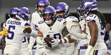 NFL: Detroit Lions at Minnesota Vikings