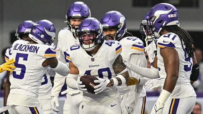 NFL: Detroit Lions at Minnesota Vikings