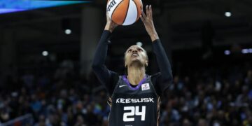 WNBA: Connecticut Sun at Chicago Sky