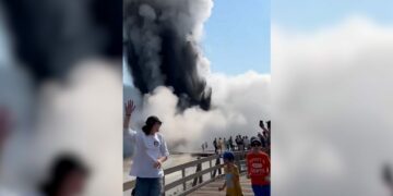 Explosion at Yellowstone's Biscuit Basin damages boardwalk