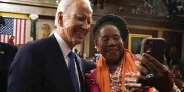 Joe Biden honors 'fearless' Sheila Jackson Lee