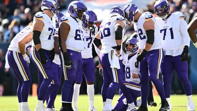 NFL: Minnesota Vikings at Chicago Bears