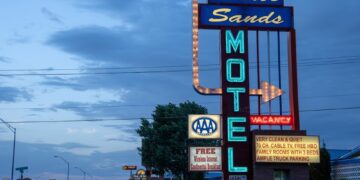 White Sands Motel sign in Alamogordo