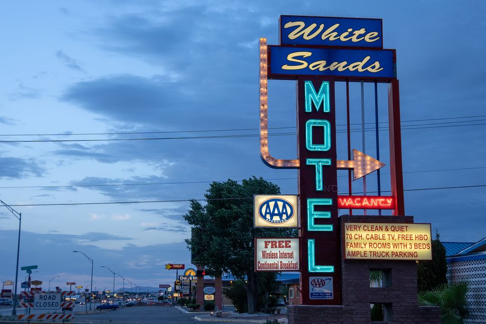 White Sands Motel sign in Alamogordo