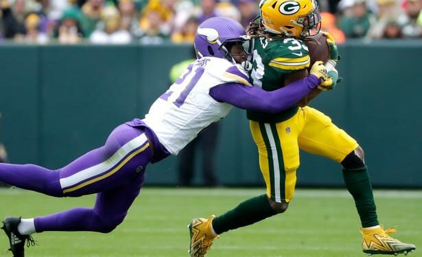 NFL: Minnesota Vikings at Green Bay Packers