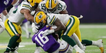 NFL: Green Bay Packers at Minnesota Vikings