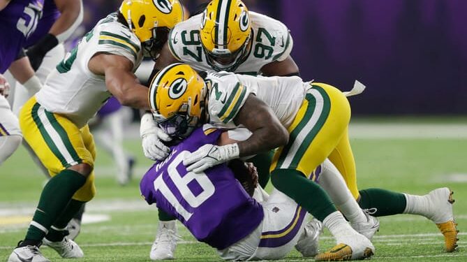 NFL: Green Bay Packers at Minnesota Vikings