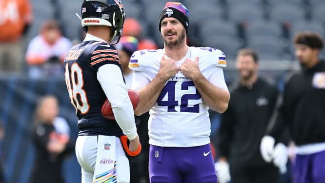 NFL: Minnesota Vikings at Chicago Bears