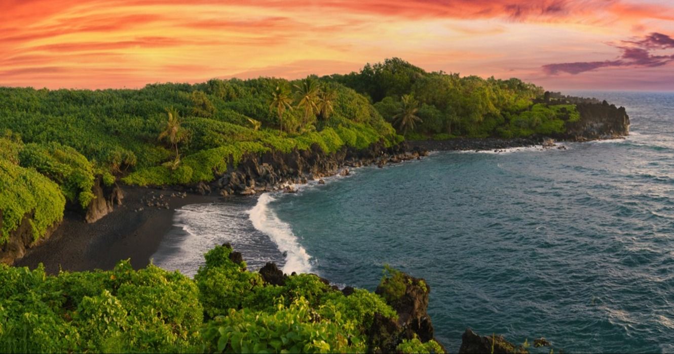 Honokalani Black Sand Beach (Waianapana State Park), along the Road to Hana in Maui, Hawaii, USA