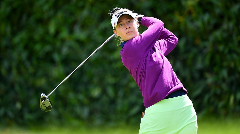 Nelly Korda watches shot