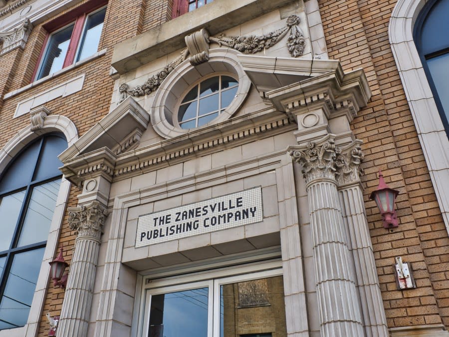 Zanesville publishing company building, publisher of the Signal and the Sunday News in Zanesville Ohio.