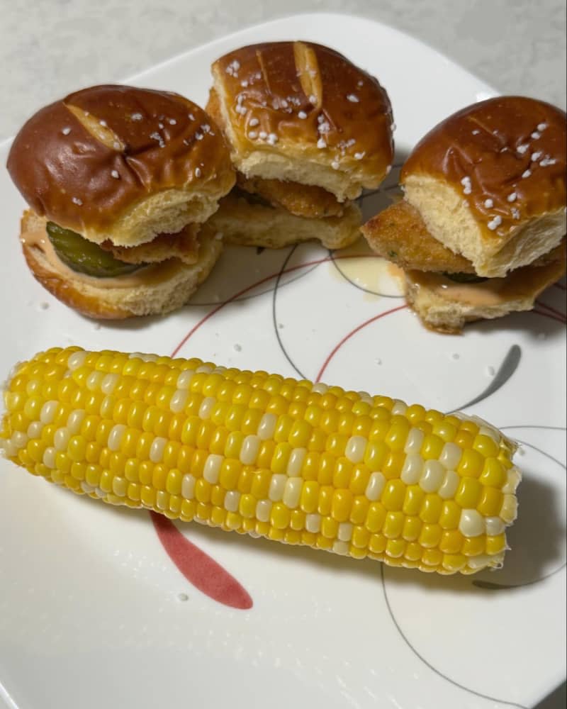 “Chick-Fil-A” Sliders with Corn on the Cob