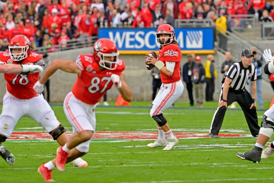 Jan 2, 2023; Pasadena, California, USA; Utah Utes quarterback Cameron Rising (7) looks to pass the ball against the Penn State Nittany Lions during the first half at Rose Bowl. Mandatory Credit: Jayne Kamin-Oncea-USA TODAY Sports