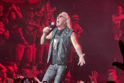 dee snider on stage