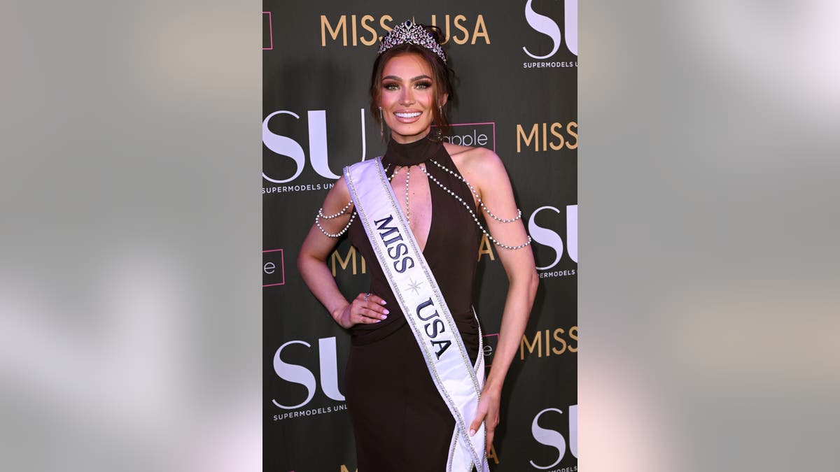 noelia voigt on red carpet weaing miss usa sash