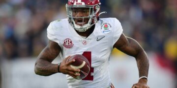 Jan 1, 2024; Pasadena, CA, USA; Alabama Crimson Tide quarterback Jalen Milroe (4) runs against the Michigan Wolverines in the third quarter in the 2024 Rose Bowl college football playoff semifinal game at Rose Bowl. Mandatory Credit: Gary A. Vasquez-USA TODAY Sports