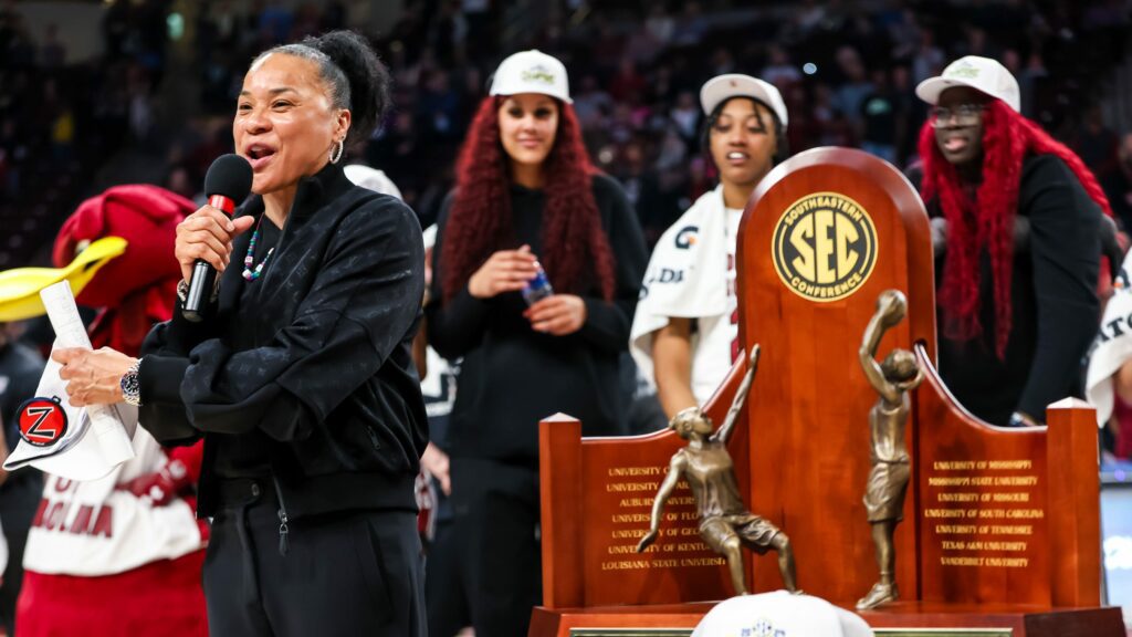 Dawn Staley responds after South Carolina basketball gets DNC shoutout