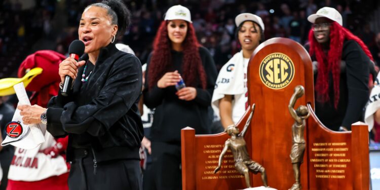 Dawn Staley responds after South Carolina basketball gets DNC shoutout