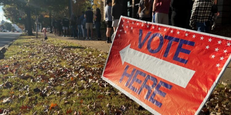 Experts say early in-person voting would increase access to polls