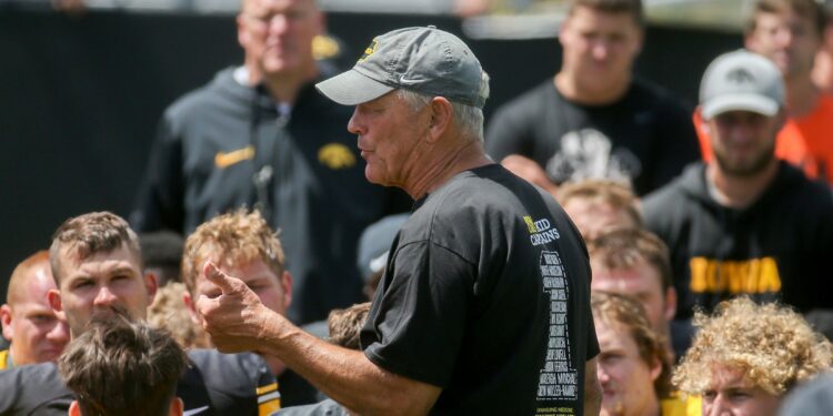 Hawkeyes make preseason AP top-25 college poll