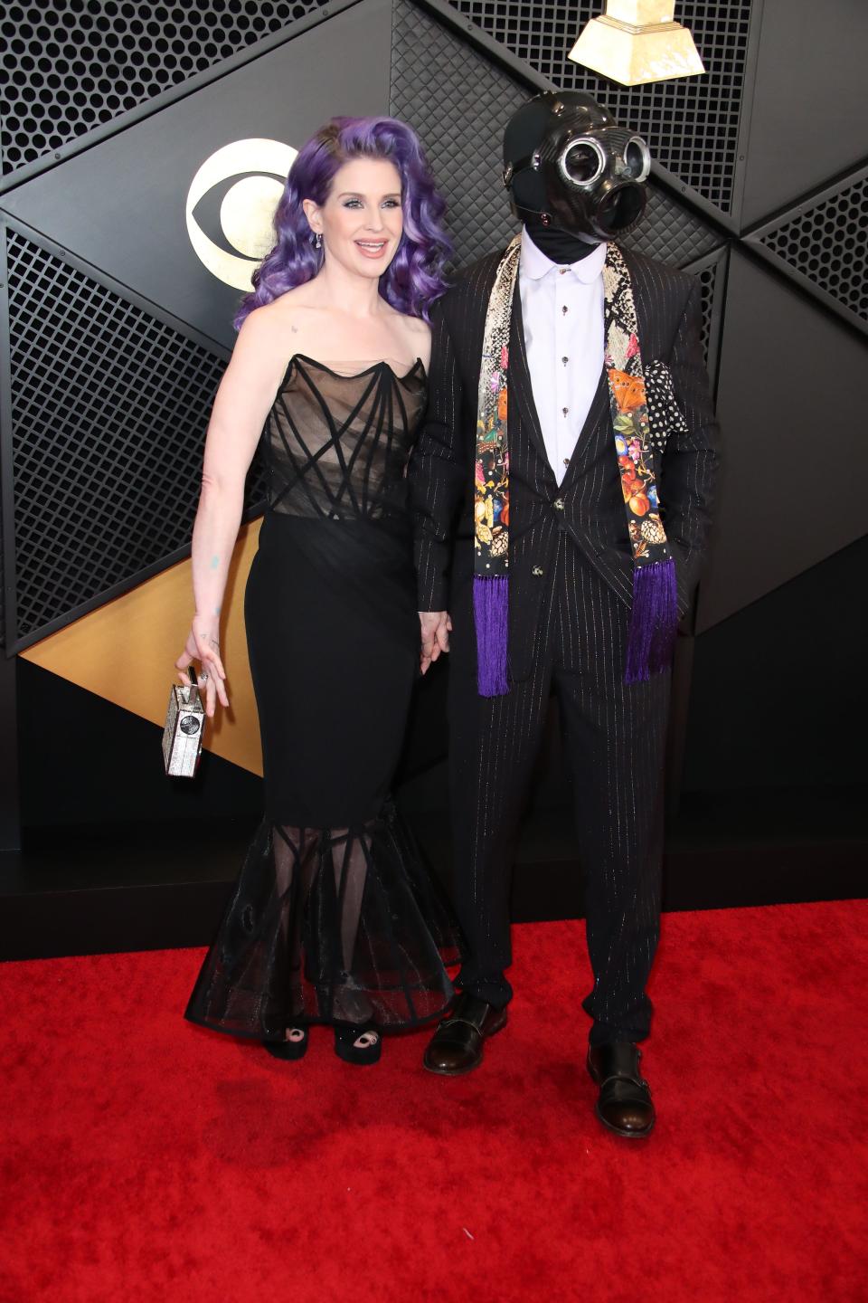 Feb 4, 2024; Los Angeles, CA, USA; Kelly Osbourne and Slipknot at the 66th Annual Grammy Awards at Crypto.com Arena in Los Angeles on Sunday, Feb. 4, 2024.. Mandatory Credit: Dan MacMedan-USA TODAY ORG XMIT: USAT-749234 (Via OlyDrop)