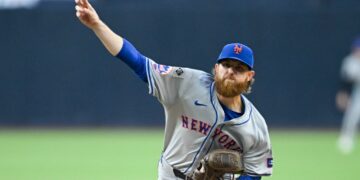 New York Mets starting pitcher Paul Blackburn (58) pitches during the first inning against the San Diego Padres at Petco Park.