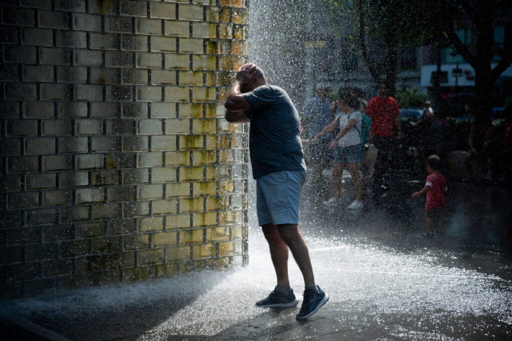 Millions Americans under alerts as heat wave hits US Midwest