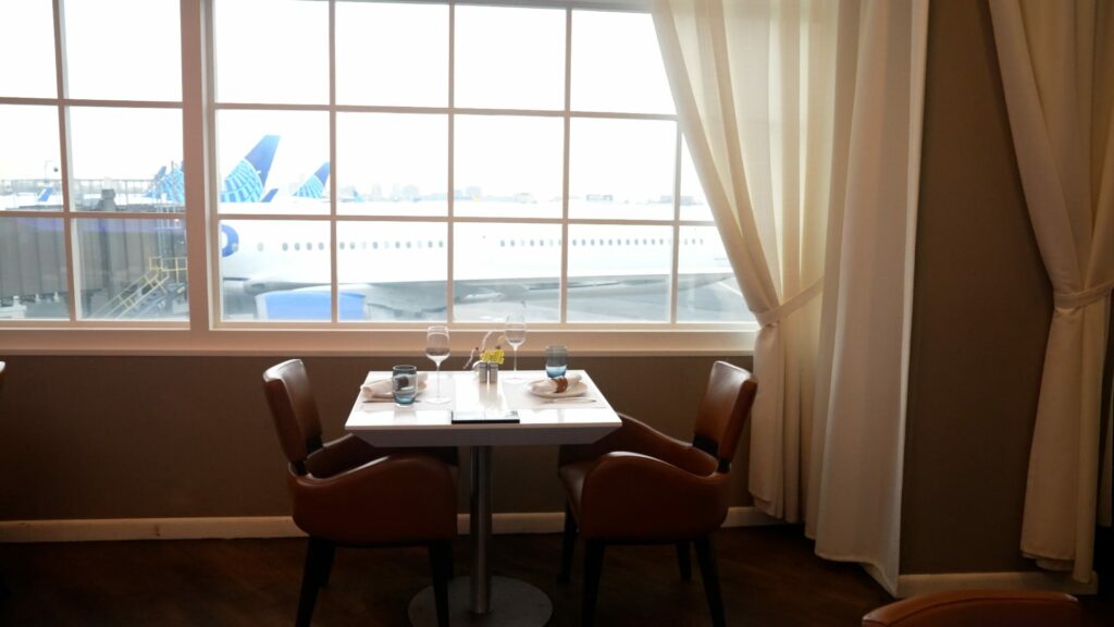 NJ airport diners mix good food with fun views