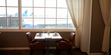 NJ airport diners mix good food with fun views