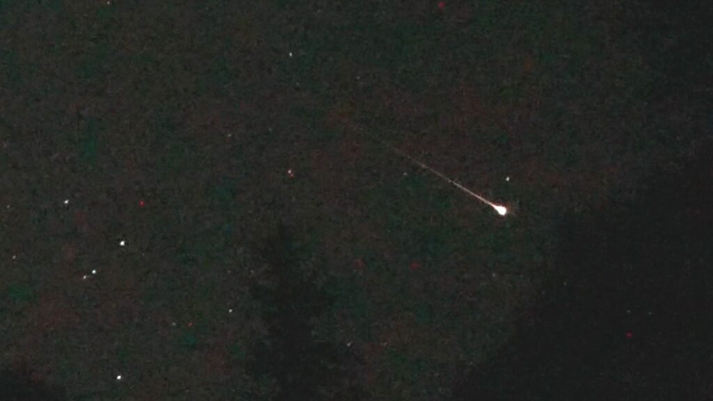 Perseids meteor shower illuminates the sky in Minnesota on video