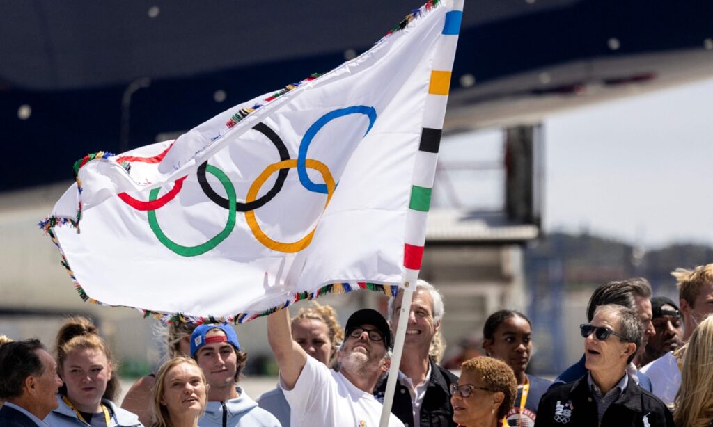 The Olympic flag arrives at Los Angeles International Airport in Los Angeles, the US, on August 12, 2024. Photo: VCG