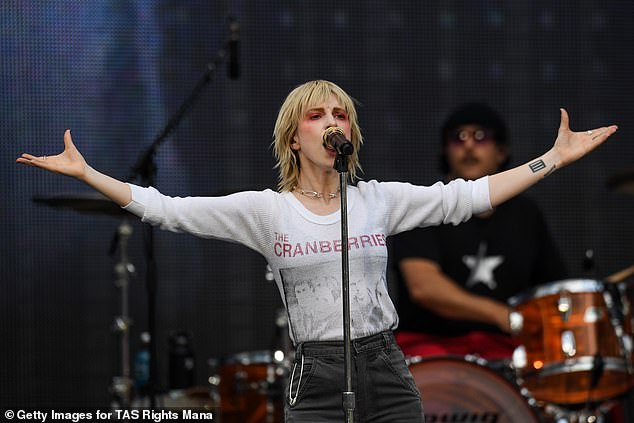 Fans can now look forward to seeing a number of special guests, in addition to Paramore, who previously graced the stage at her June shows