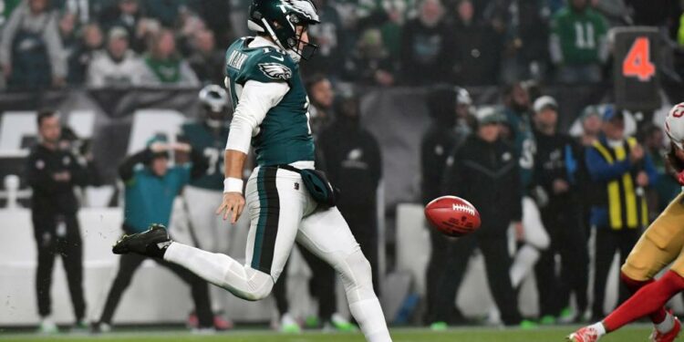 Dec 3, 2023; Philadelphia, Pennsylvania, USA; Philadelphia Eagles punter Braden Mann (10) against the San Francisco 49ers at Lincoln Financial Field. Mandatory Credit: Eric Hartline-USA TODAY Sports