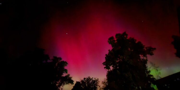 Timelapse shows stunning view of northern lights from New Hampshire