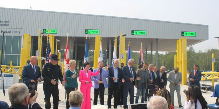 US and Canada celebrate new Madawaska border crossing