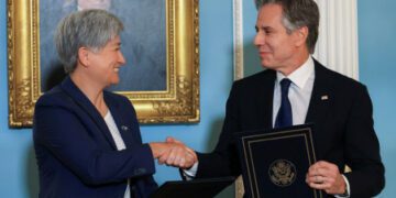 Australian Foreign Minister Penny Wong and US Secretary of State Antony Blinken shake hands, during the 2024 Australia-US Ministerial Consultations (AUSMIN) at the State Department in Washington, US, August 5, 2024. Photo: REUTERS/Kevin Mohatt